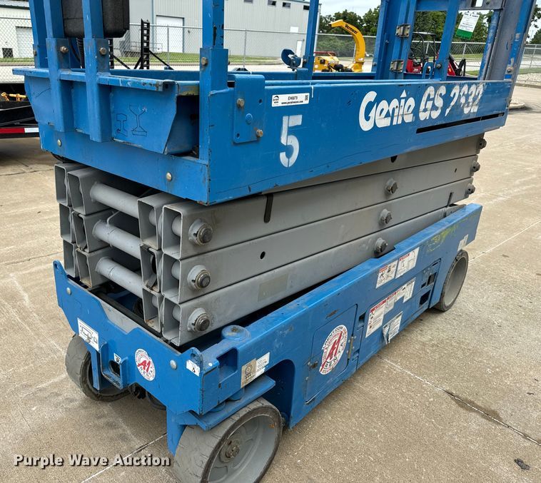 image for item EH6879 2015 Genie GS2632 scissor lift