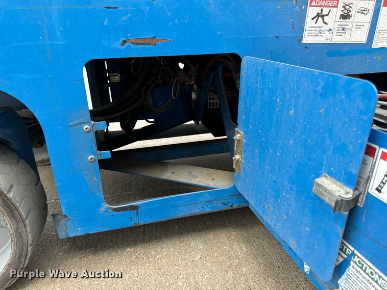 image for item EH6879 2015 Genie GS2632 scissor lift