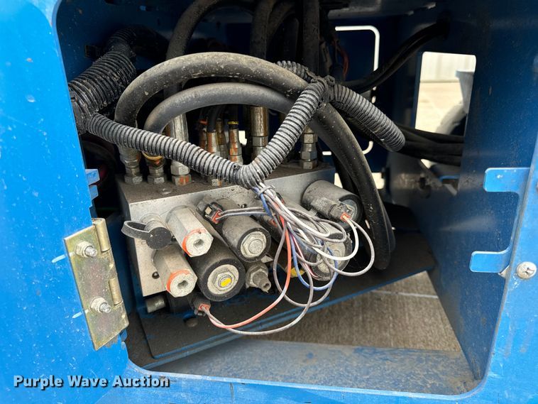 image for item EH6879 2015 Genie GS2632 scissor lift