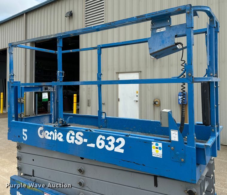 image for item EH6879 2015 Genie GS2632 scissor lift