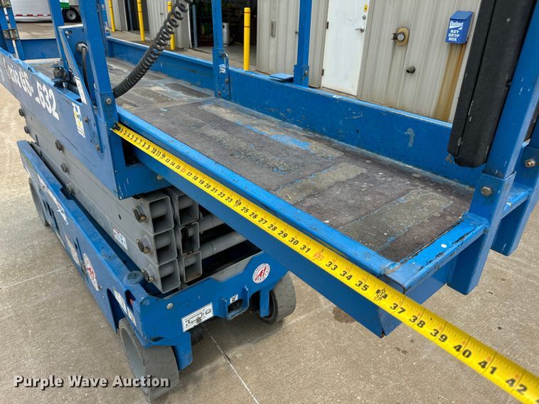 image for item EH6879 2015 Genie GS2632 scissor lift