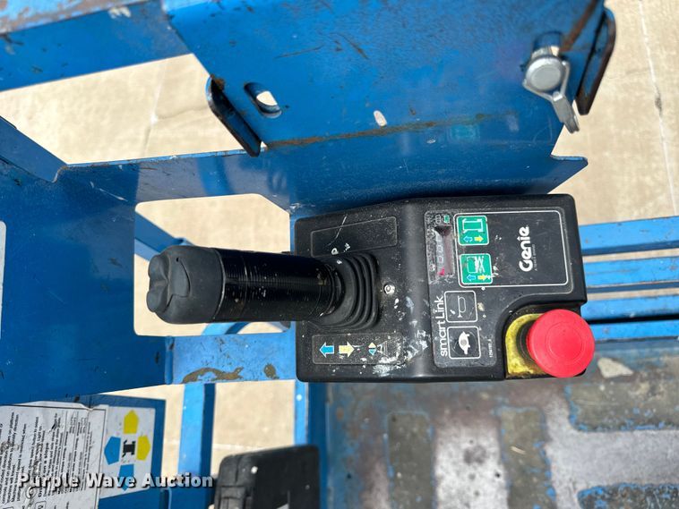 image for item EH6879 2015 Genie GS2632 scissor lift