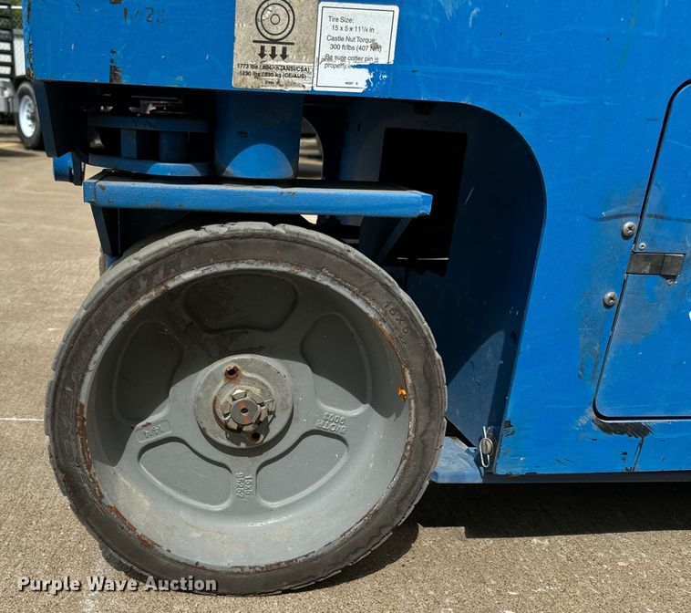 image for item EH6879 2015 Genie GS2632 scissor lift