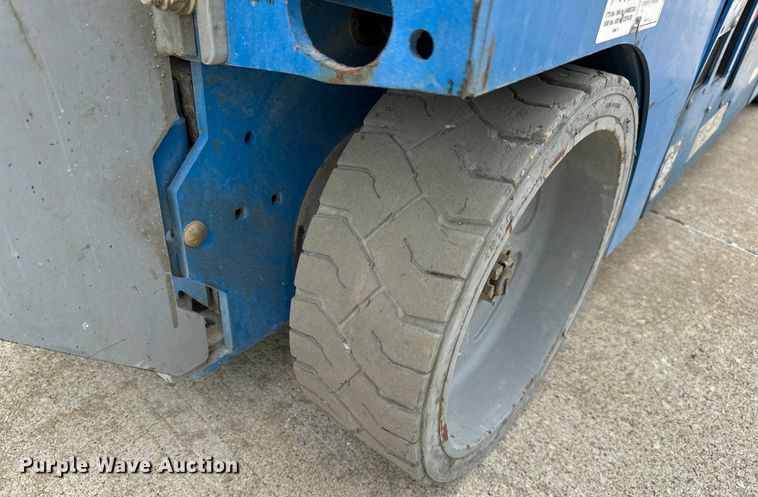 image for item EH6879 2015 Genie GS2632 scissor lift