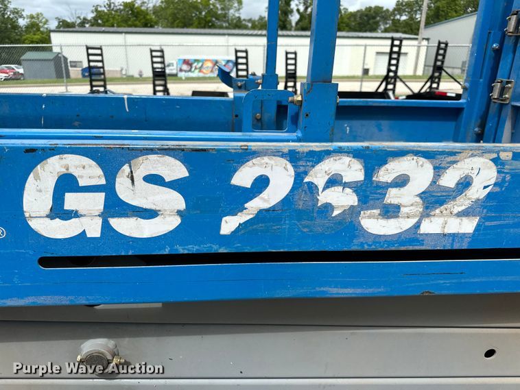 image for item EH6879 2015 Genie GS2632 scissor lift
