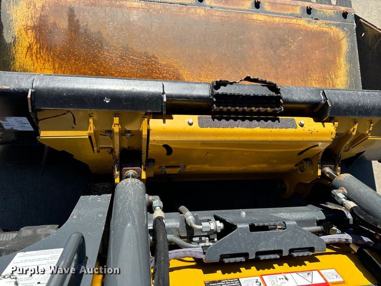 image for item EH6880 2023 John Deere 317G tracked skid steer loader