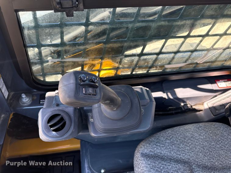 image for item EH6880 2023 John Deere 317G tracked skid steer loader