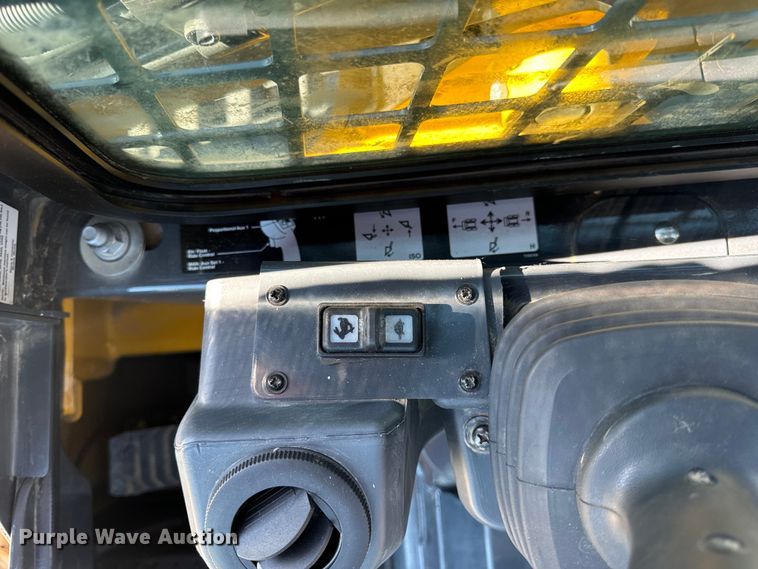 image for item EH6880 2023 John Deere 317G tracked skid steer loader