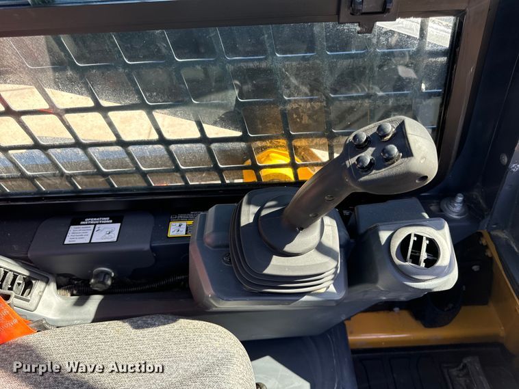 image for item EH6880 2023 John Deere 317G tracked skid steer loader