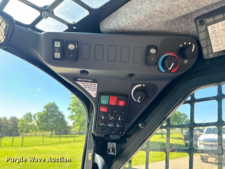 image for item EH6880 2023 John Deere 317G tracked skid steer loader