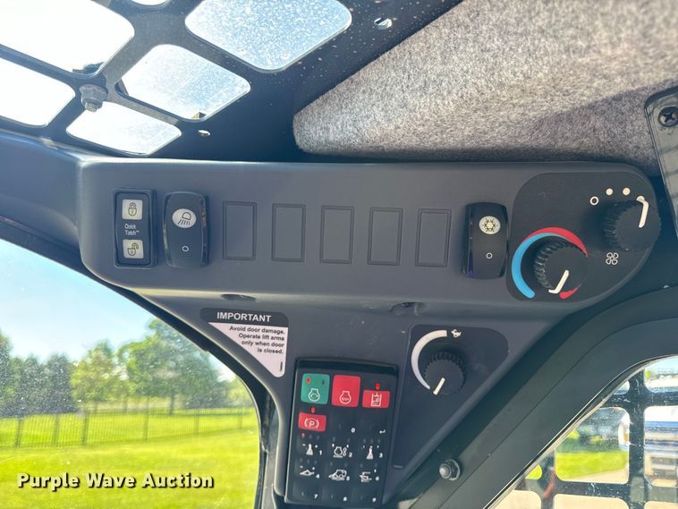 image for item EH6880 2023 John Deere 317G tracked skid steer loader