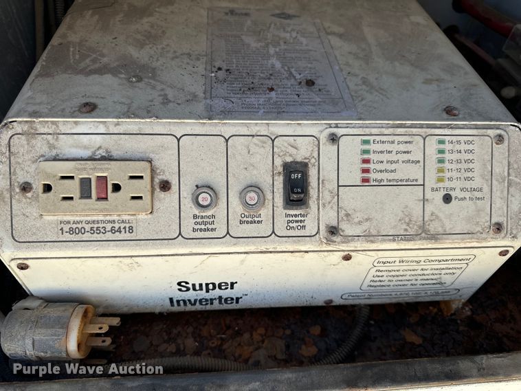 image for item EH6886 1999 Chevrolet  C3500 bucket truck