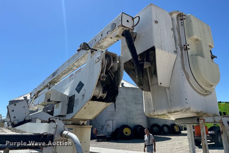 image for item EH6886 1999 Chevrolet  C3500 bucket truck