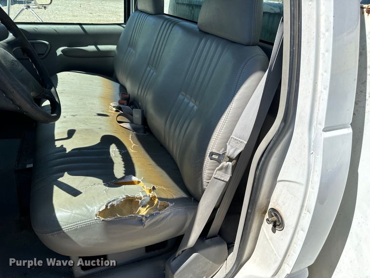 image for item EH6886 1999 Chevrolet  C3500 bucket truck