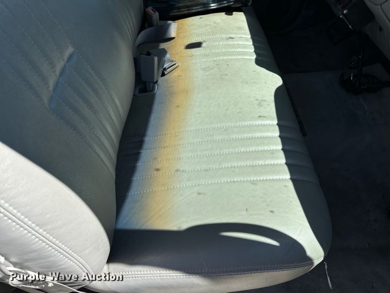 image for item EH6886 1999 Chevrolet  C3500 bucket truck