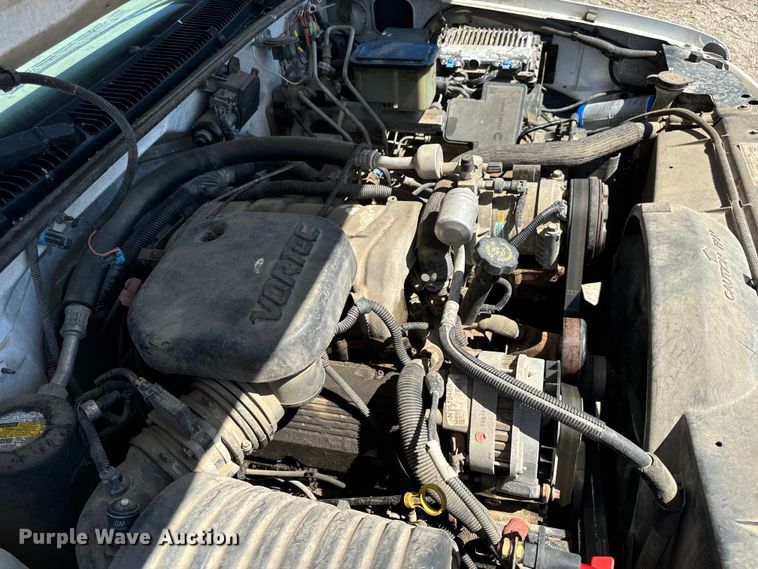 image for item EH6886 1999 Chevrolet  C3500 bucket truck