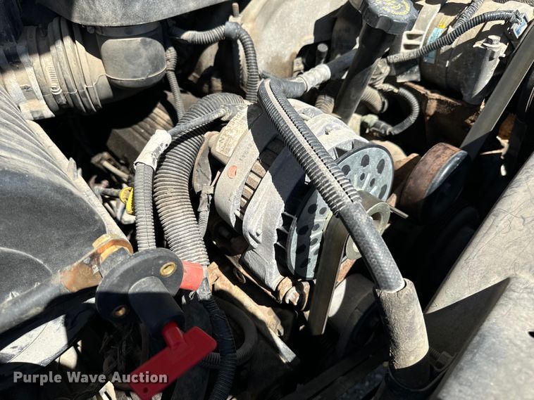 image for item EH6886 1999 Chevrolet  C3500 bucket truck