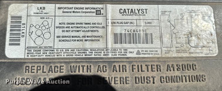 image for item EH6886 1999 Chevrolet  C3500 bucket truck