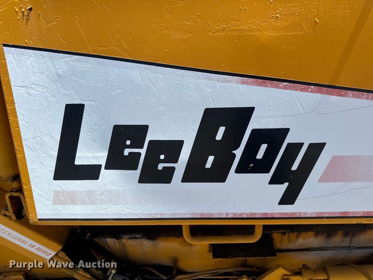 image for item EH6894 LeeBoy 8500T paver
