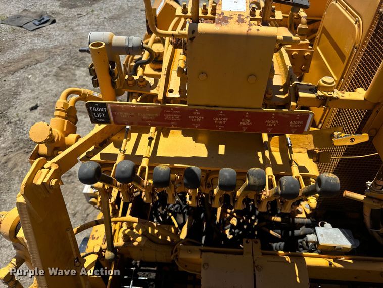 image for item EH6894 LeeBoy 8500T paver