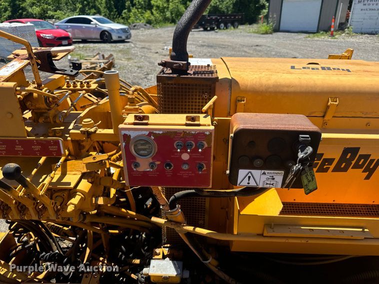 image for item EH6894 LeeBoy 8500T paver