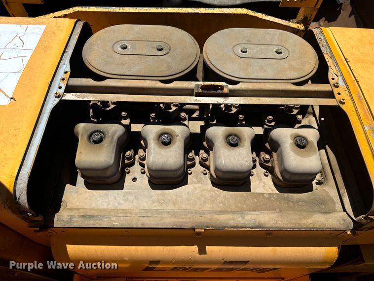 image for item EH6894 LeeBoy 8500T paver