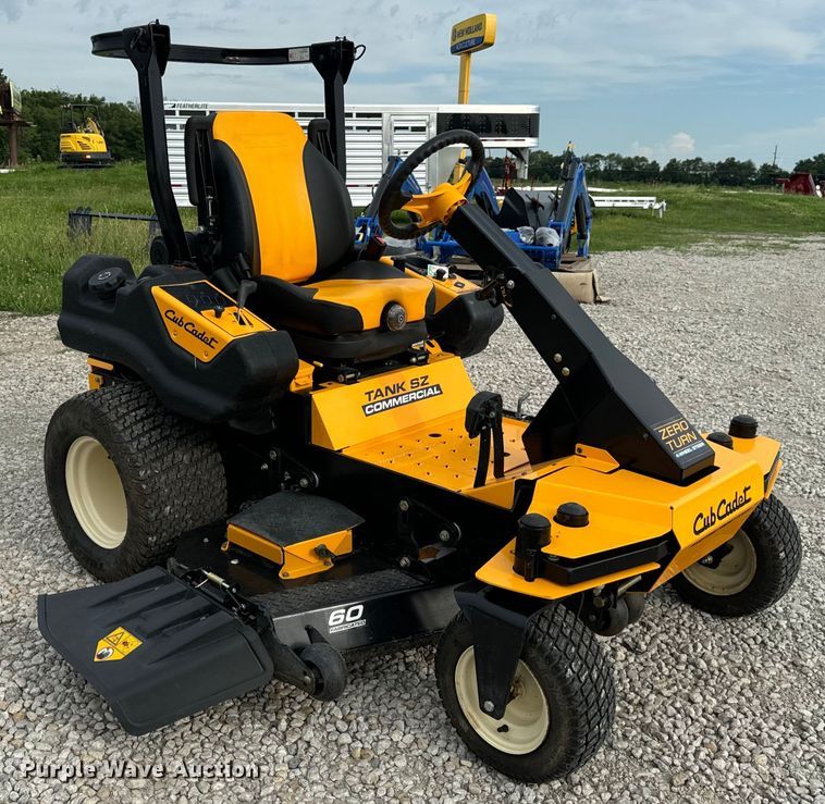 image for item EH6956 2015 Cub Cadet Tank SZ60 ZTR lawn mower