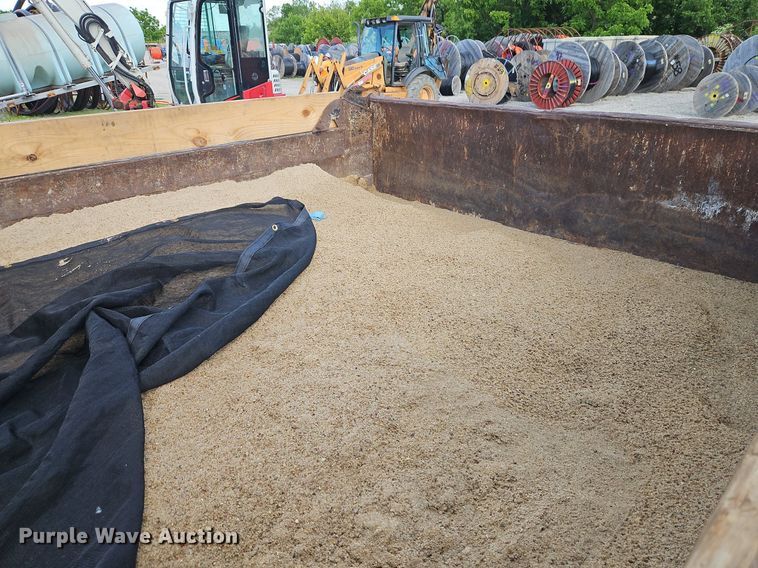 image for item EI3878 2013 Ford F550 Super Duty XL dump truck