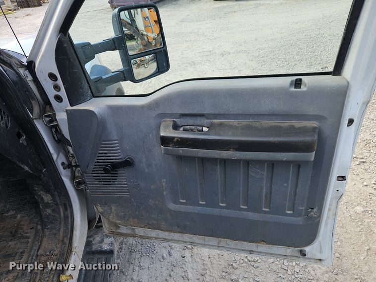 image for item EI3878 2013 Ford F550 Super Duty XL dump truck