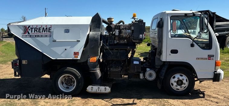 image for item EJ0454 1996 GMC Forward street sweeper truck