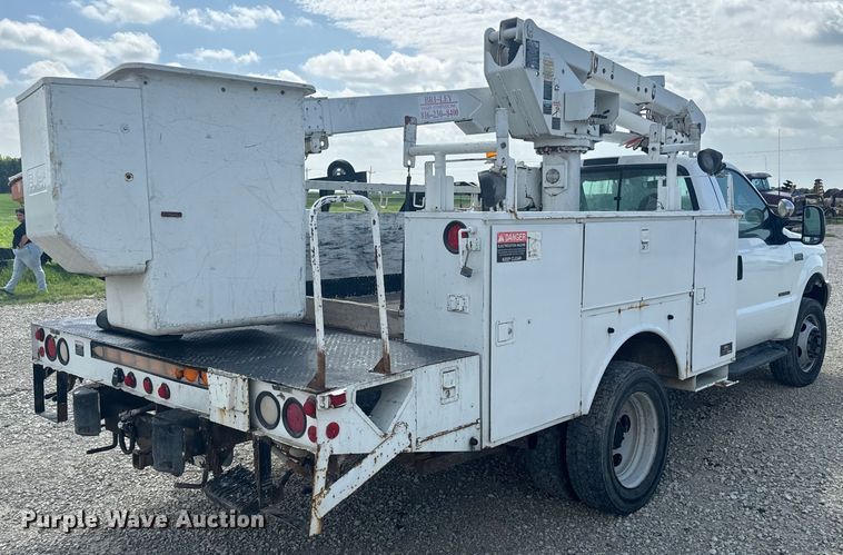 image for item EJ2711 2001 Ford F550 Super Duty XL  bucket truck