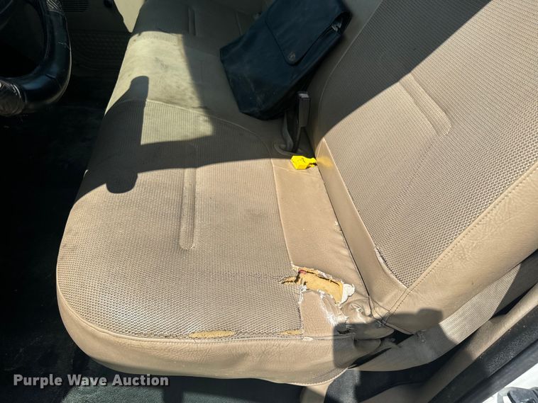 image for item EJ2711 2001 Ford F550 Super Duty XL  bucket truck