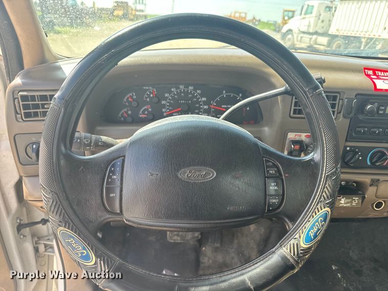 image for item EJ2711 2001 Ford F550 Super Duty XL  bucket truck