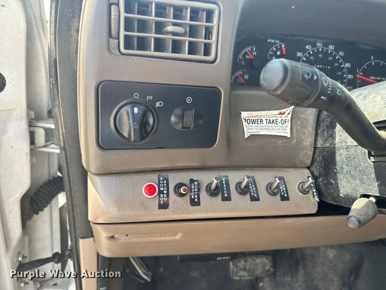 image for item EJ2711 2001 Ford F550 Super Duty XL  bucket truck