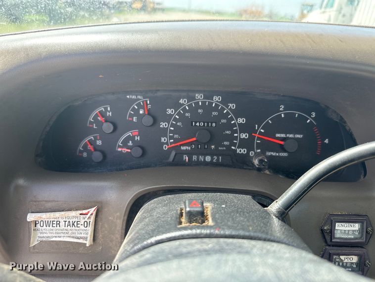 image for item EJ2711 2001 Ford F550 Super Duty XL  bucket truck