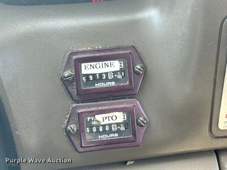 image for item EJ2711 2001 Ford F550 Super Duty XL  bucket truck