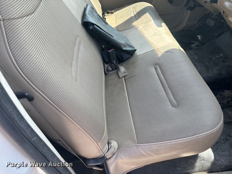 image for item EJ2711 2001 Ford F550 Super Duty XL  bucket truck