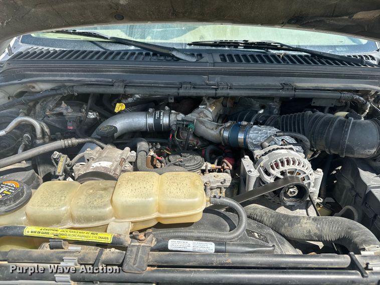 image for item EJ2711 2001 Ford F550 Super Duty XL  bucket truck