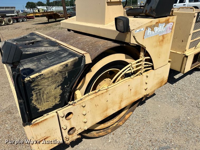 image for item EJ4353 Hypac 766C  double drum vibratory roller