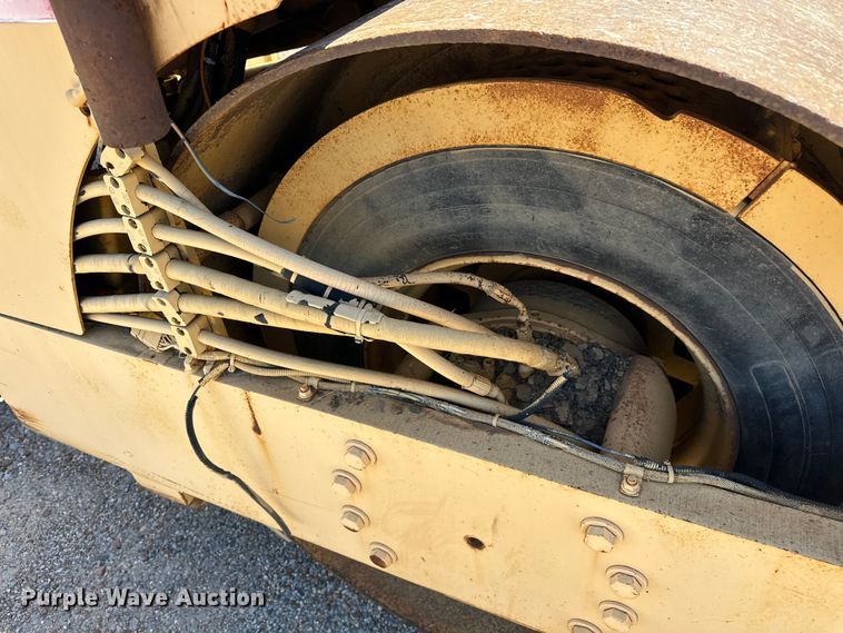 image for item EJ4353 Hypac 766C  double drum vibratory roller