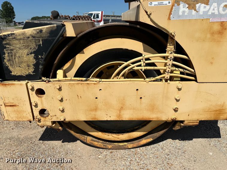 image for item EJ4353 Hypac 766C  double drum vibratory roller