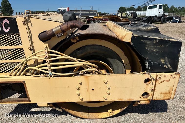 image for item EJ4353 Hypac 766C  double drum vibratory roller