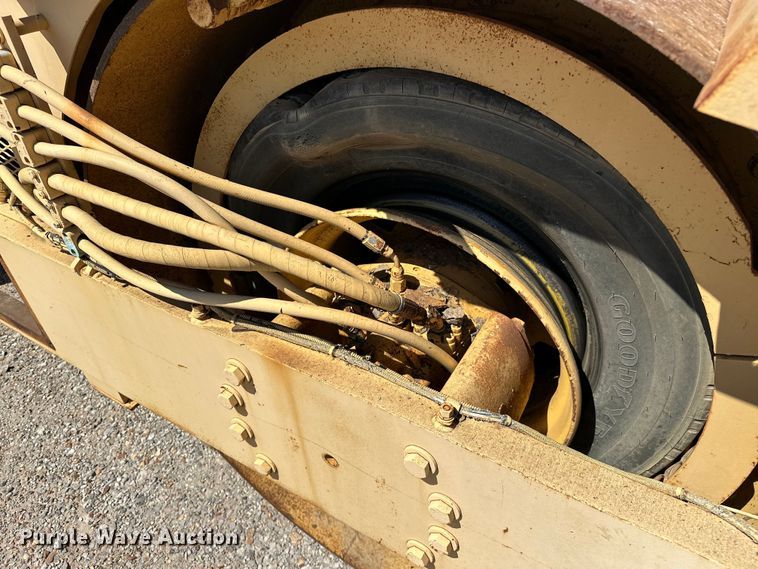 image for item EJ4353 Hypac 766C  double drum vibratory roller