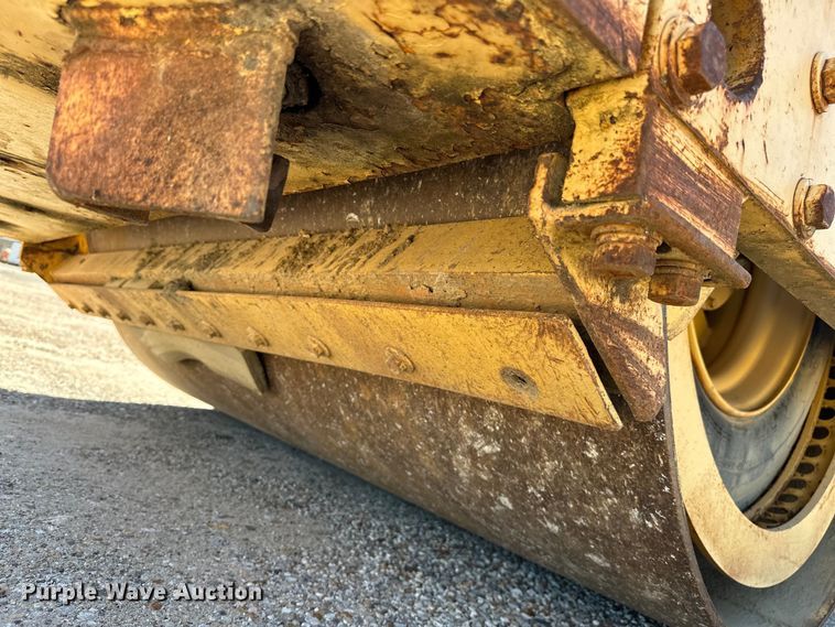 image for item EJ4353 Hypac 766C  double drum vibratory roller