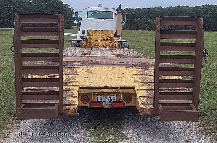 image for item EJ5508 1967 Fruehauf equipment trailer