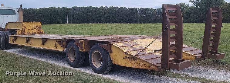image for item EJ5508 1967 Fruehauf equipment trailer