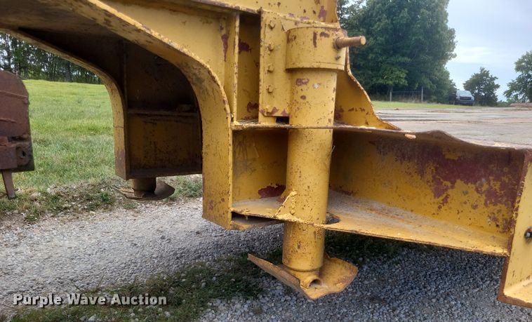 image for item EJ5508 1967 Fruehauf equipment trailer