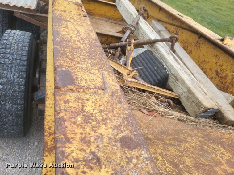 image for item EJ5508 1967 Fruehauf equipment trailer