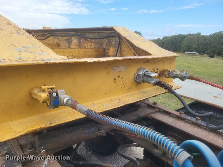 image for item EJ5508 1967 Fruehauf equipment trailer