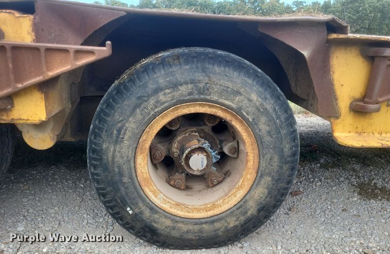 image for item EJ5508 1967 Fruehauf equipment trailer